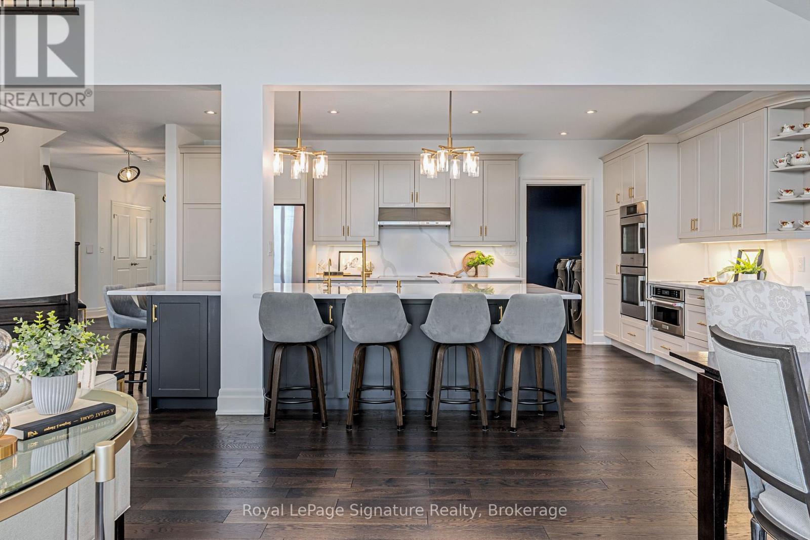 












113 LANDRY LANE

,
Blue Mountains,




Ontario
N0H2P0

