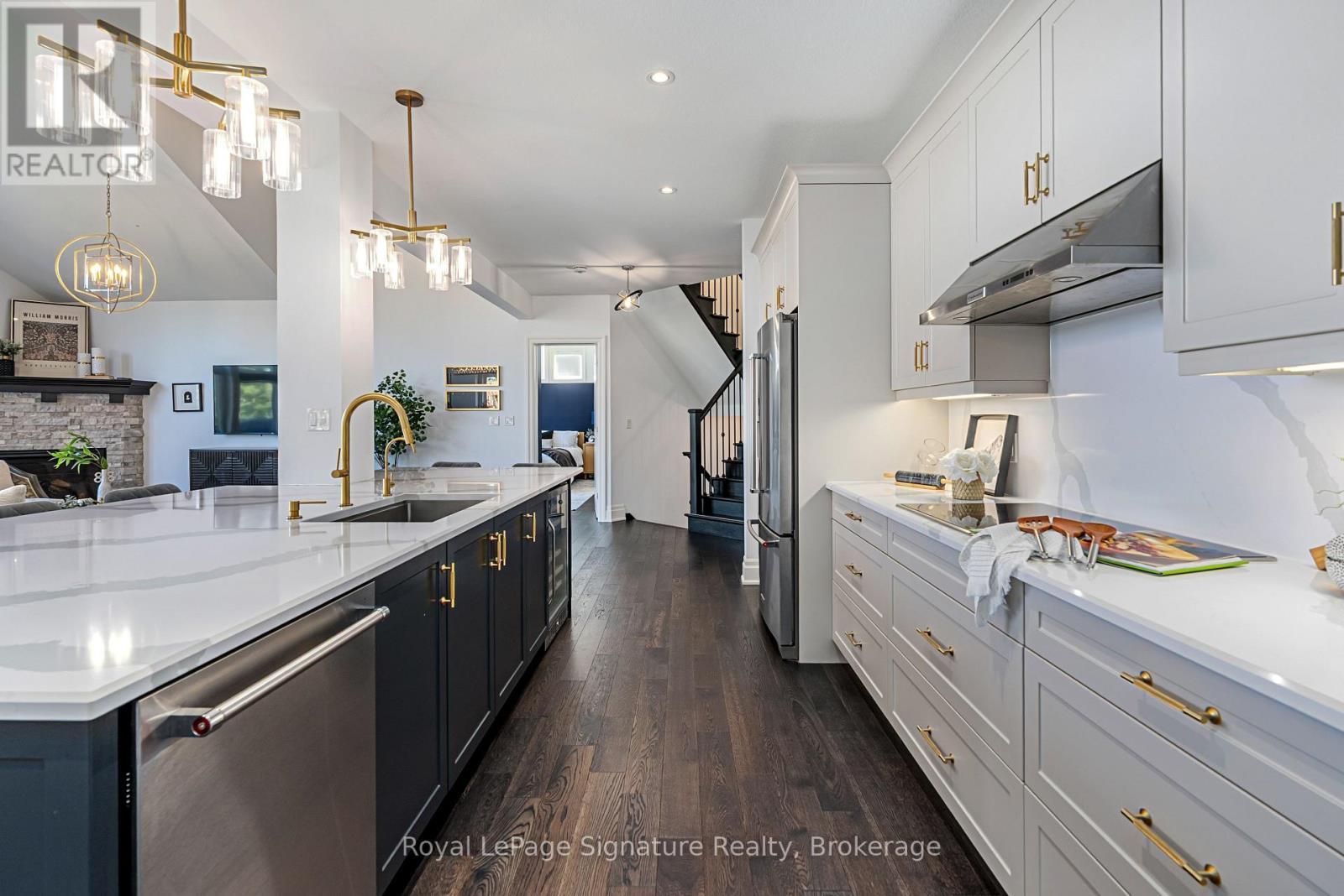 












113 LANDRY LANE

,
Blue Mountains,




Ontario
N0H2P0

