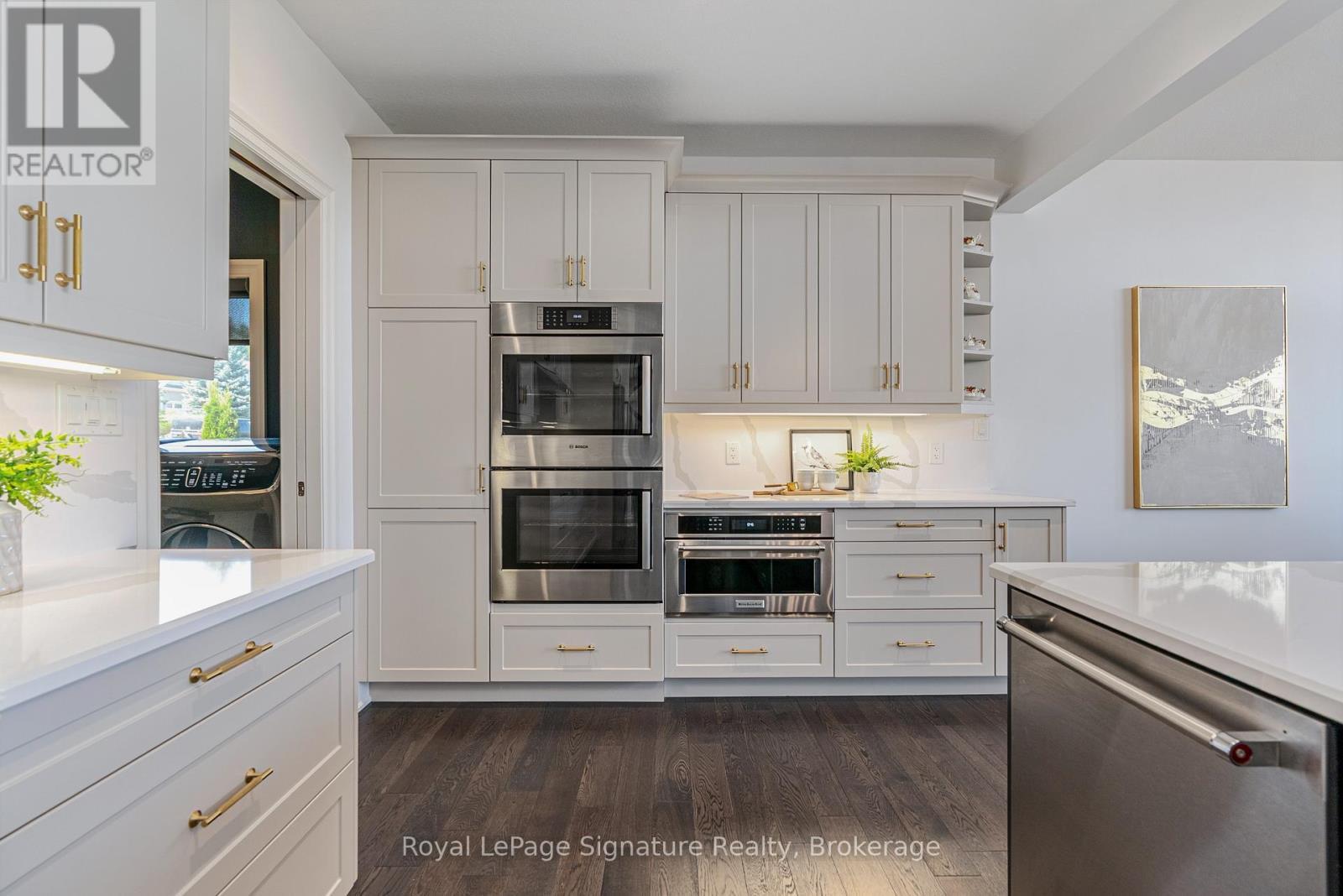 












113 LANDRY LANE

,
Blue Mountains,




Ontario
N0H2P0

