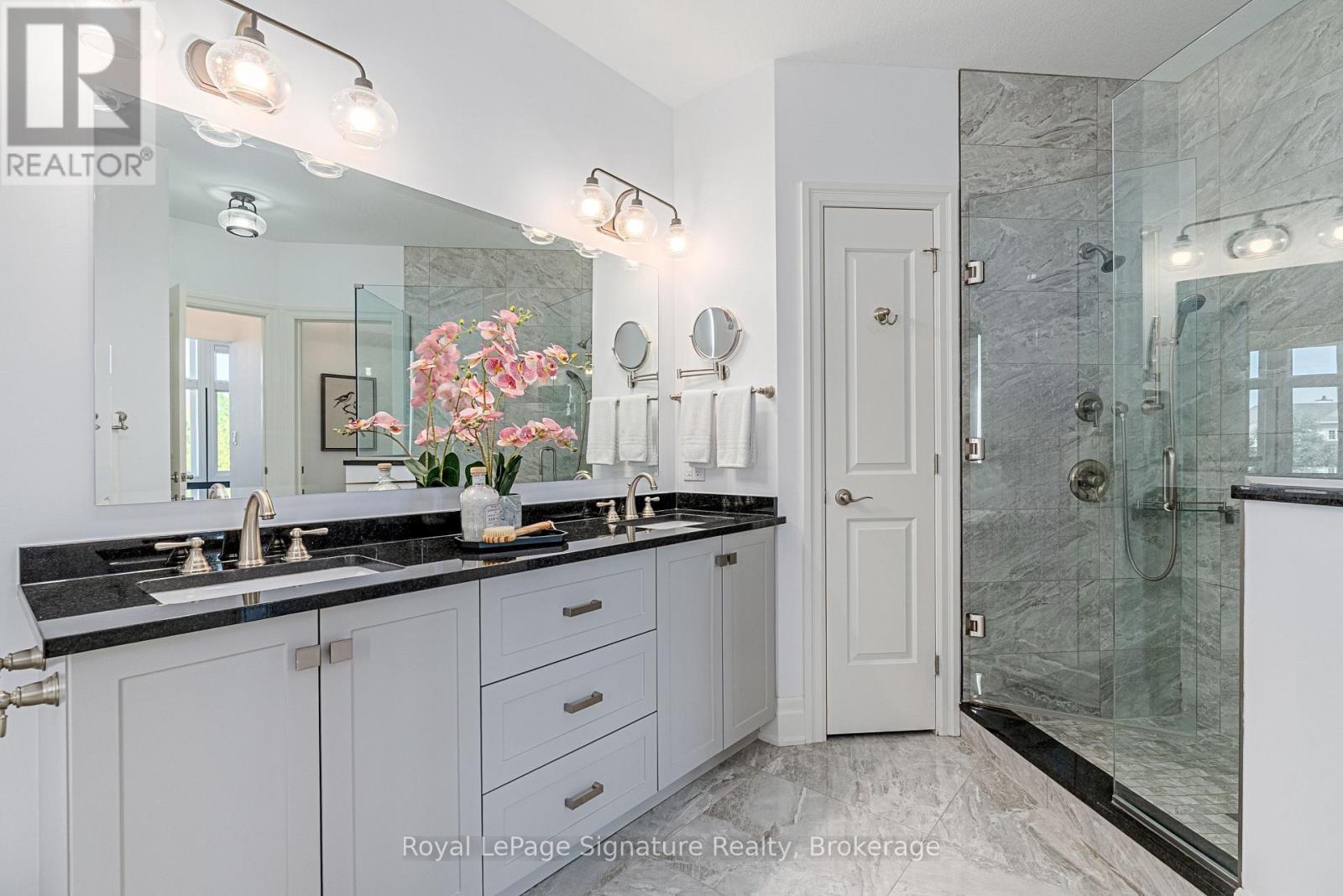 












113 LANDRY LANE

,
Blue Mountains,




Ontario
N0H2P0

