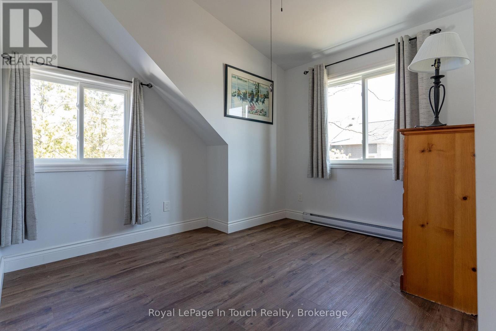 












26 MACEY BAY ROAD

,
Georgian Bay (Baxter),




Ontario
L0K1S0

