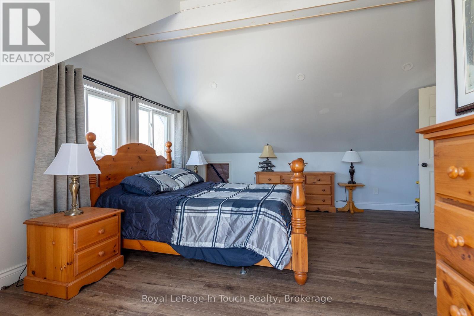 












26 MACEY BAY ROAD

,
Georgian Bay (Baxter),




Ontario
L0K1S0

