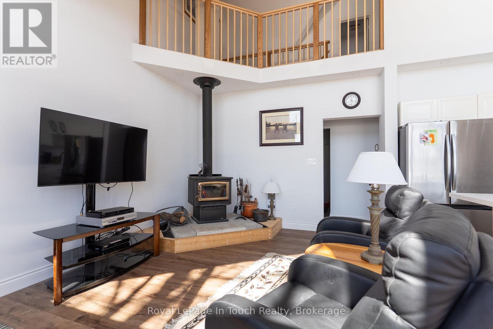 












26 MACEY BAY ROAD

,
Georgian Bay (Baxter),




Ontario
L0K1S0

