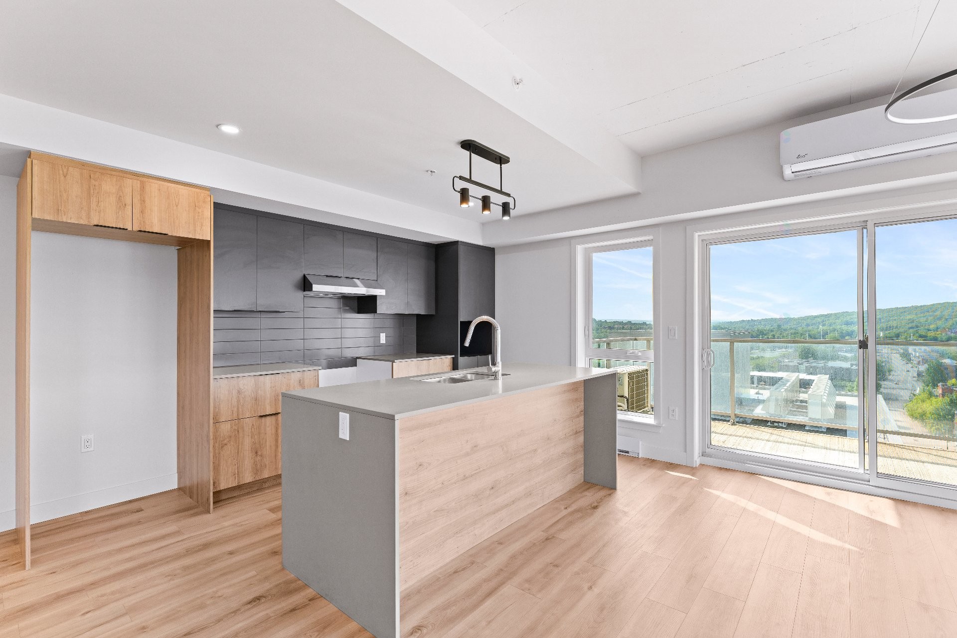 









60

 - 70


Rue Wellington S.

, 812,
Sherbrooke (Les Nations),




QC
J1H5C7

