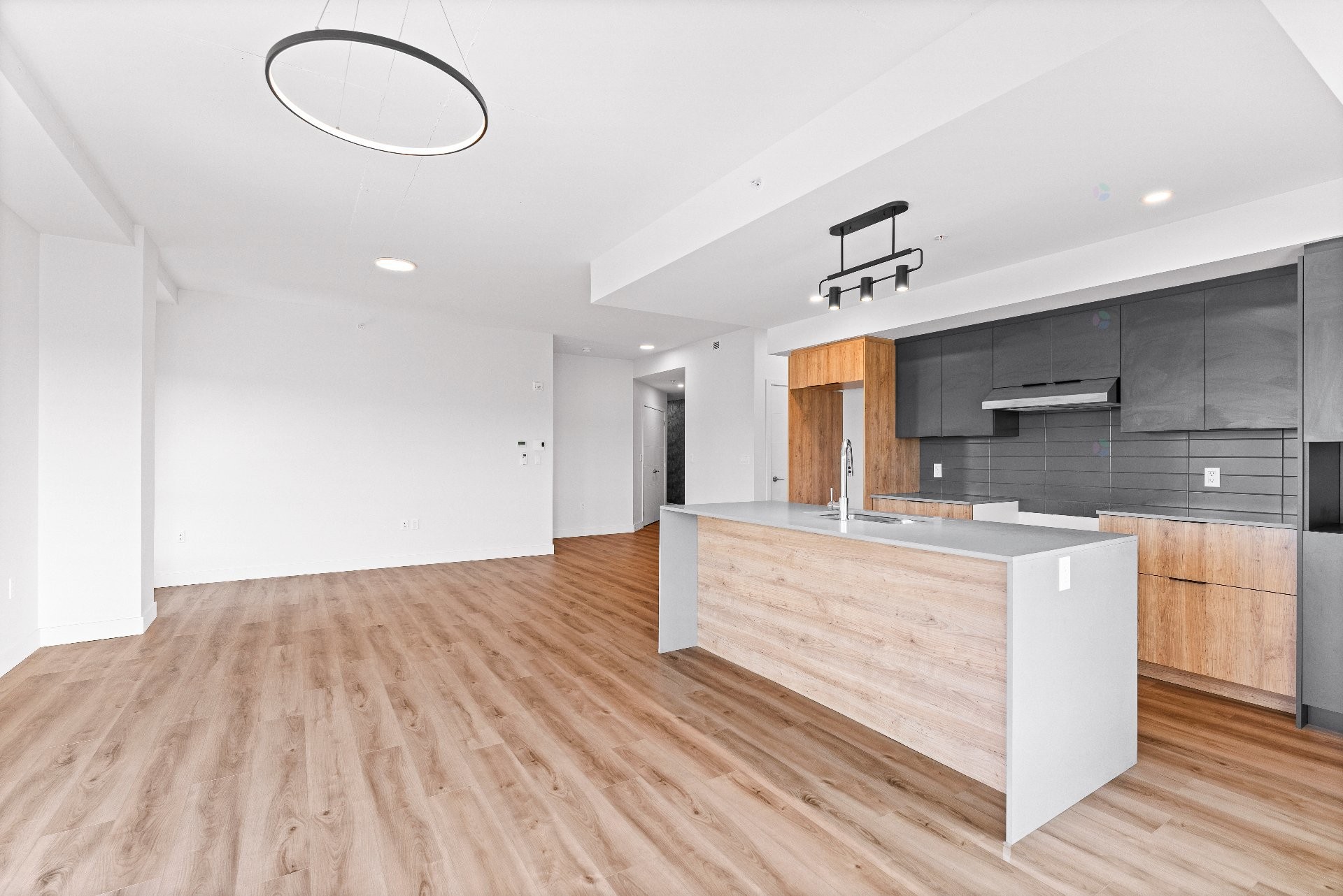 









60

 - 70


Rue Wellington S.

, 812,
Sherbrooke (Les Nations),




QC
J1H5C7

