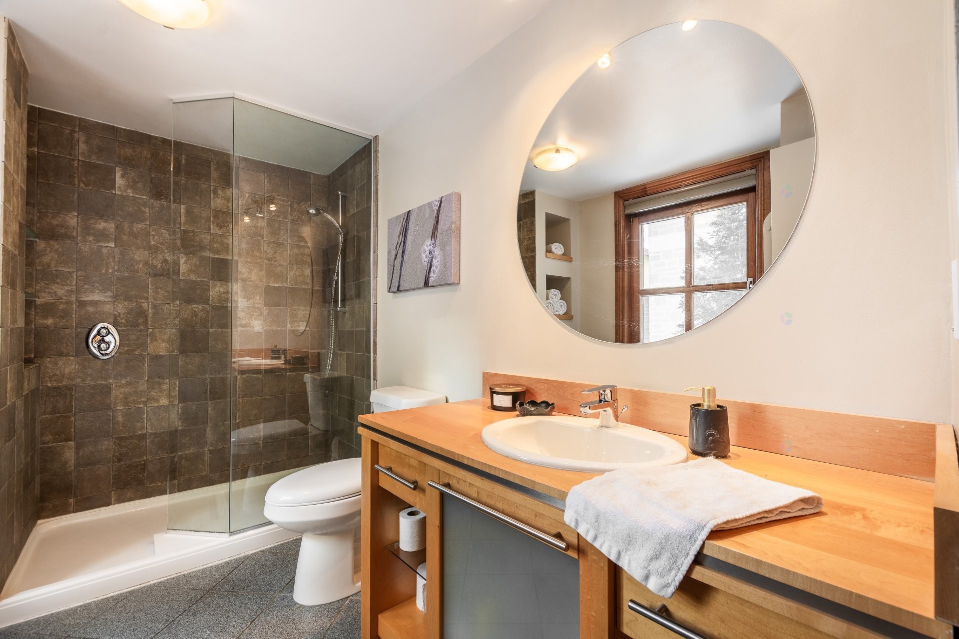 









335


Ch. De La Rabastalière E.

,
Saint-Bruno-de-Montarville,




QC
J3V2A7

