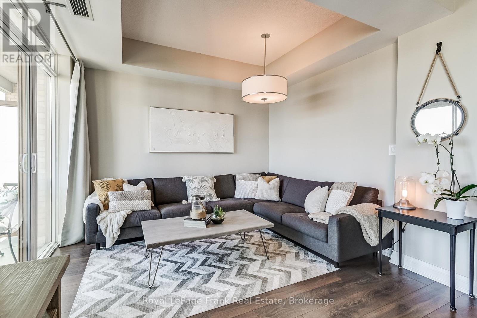 












609 - 68 MAIN STREET N

,
Markham,




Ontario
L3P0N5

