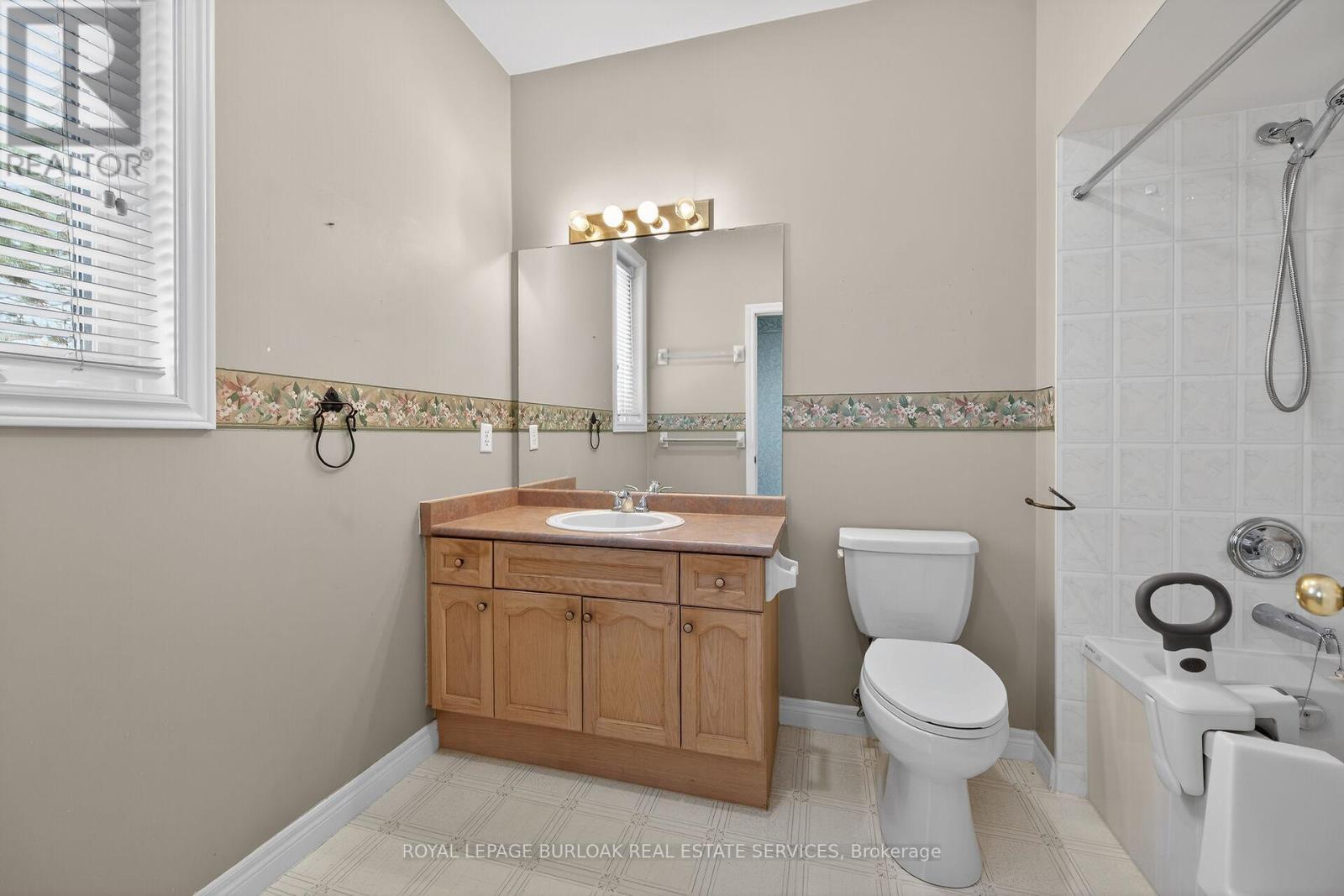 












20 TWENTYPLACE BOULEVARD

,
Hamilton,




Ontario
L0R1W0

