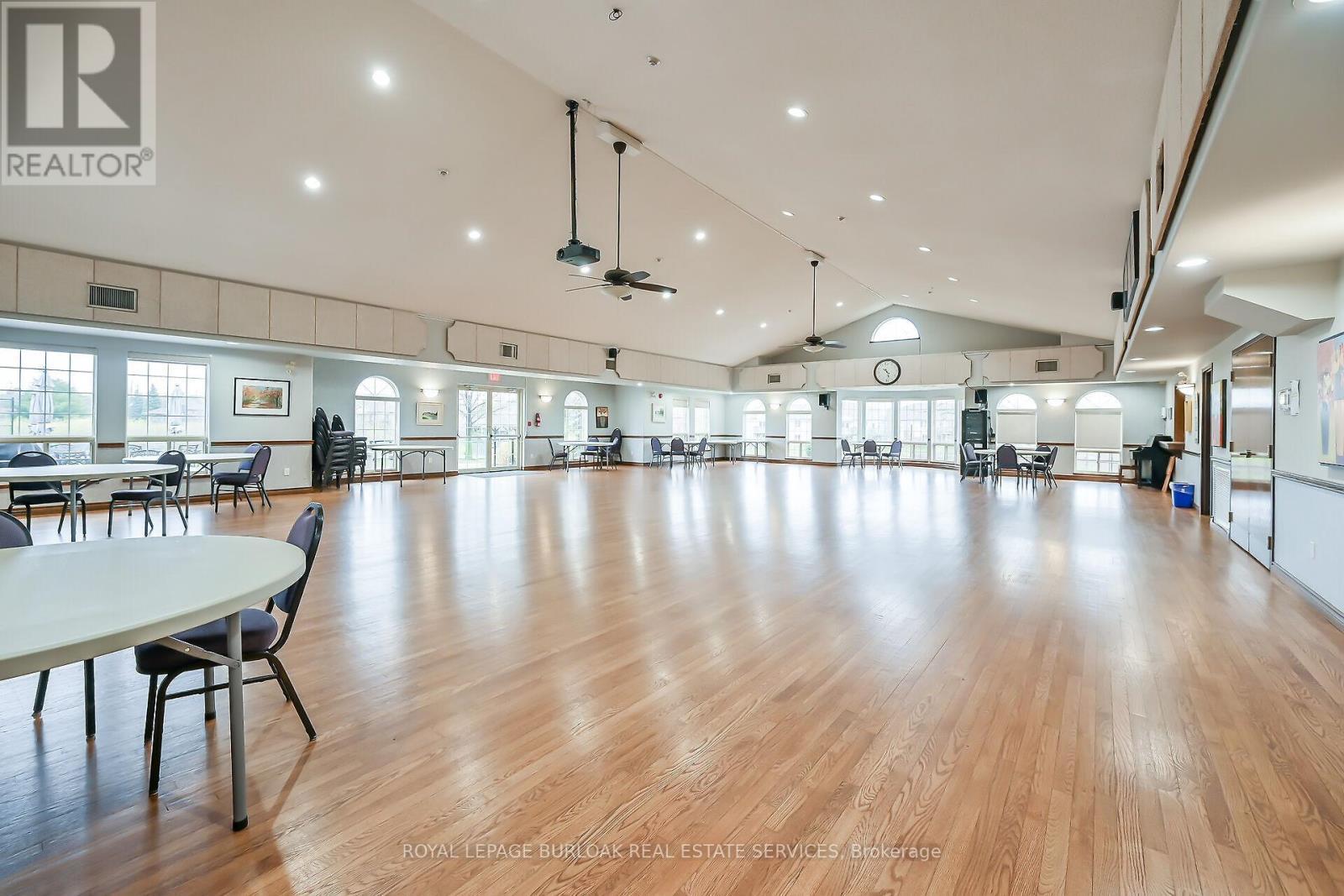 












20 TWENTYPLACE BOULEVARD

,
Hamilton,




Ontario
L0R1W0

