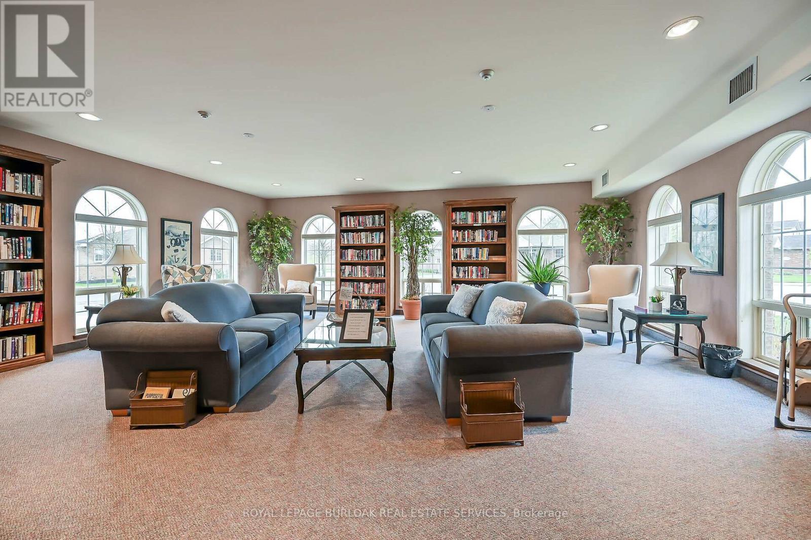 












20 TWENTYPLACE BOULEVARD

,
Hamilton,




Ontario
L0R1W0

