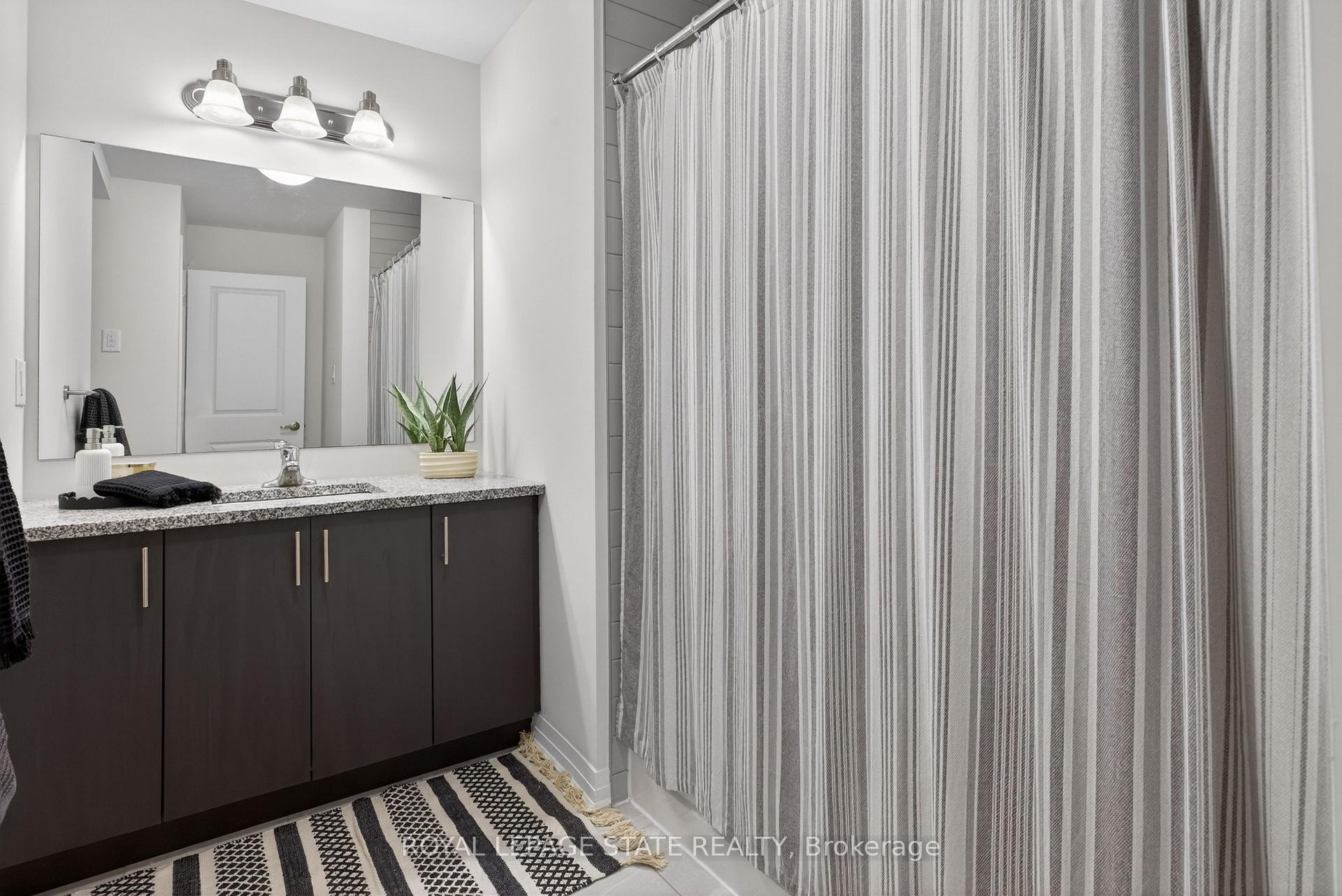 









2


Willow

Street, 38,
Brant,




ON
N3L 0K7

