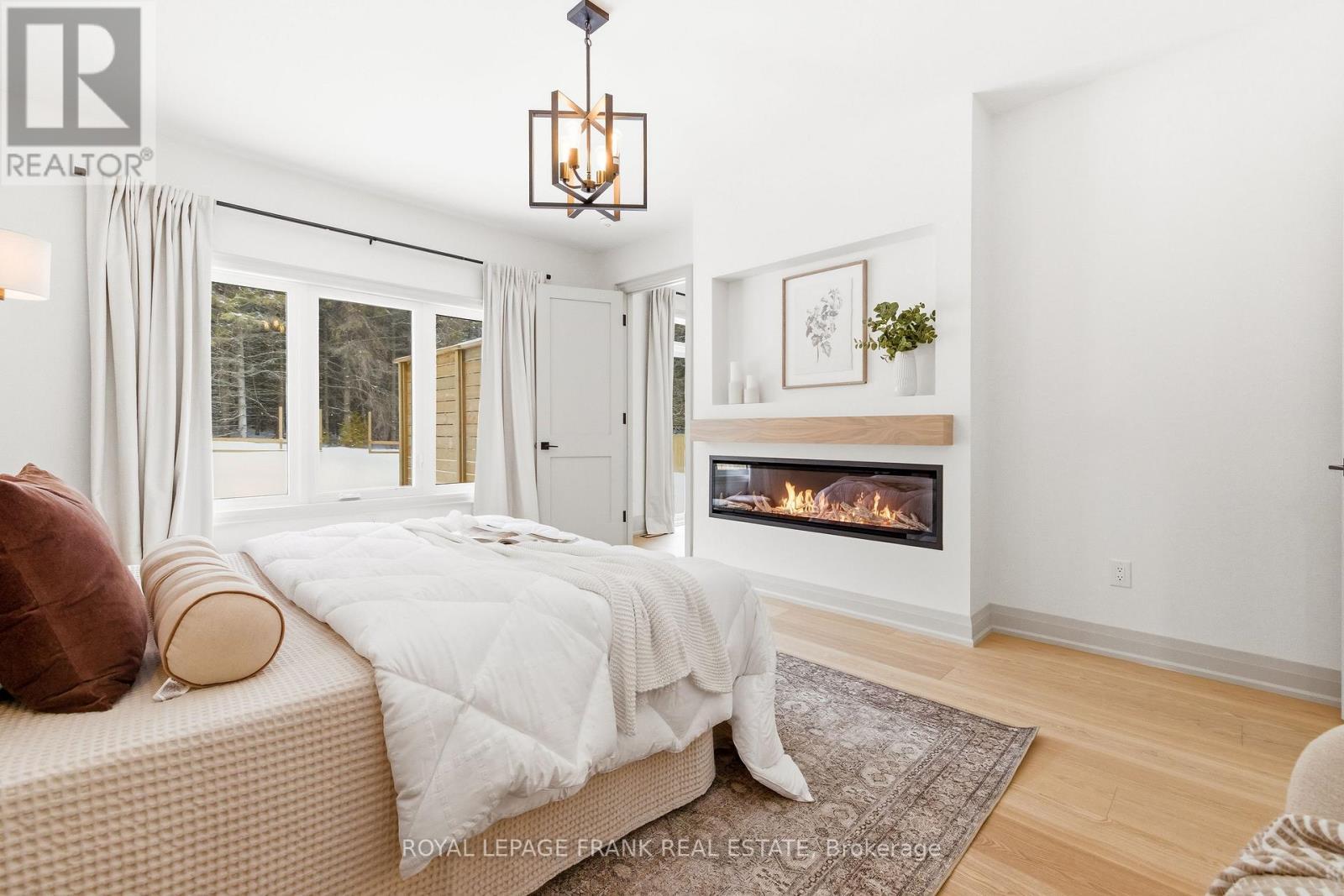 












362 CARNEGIE BEACH ROAD

,
Scugog (Port Perry),




Ontario
L9L1B6

