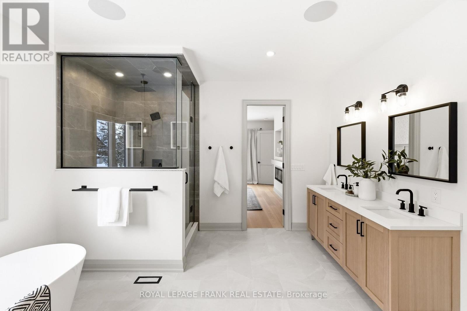 












362 CARNEGIE BEACH ROAD

,
Scugog (Port Perry),




Ontario
L9L1B6

