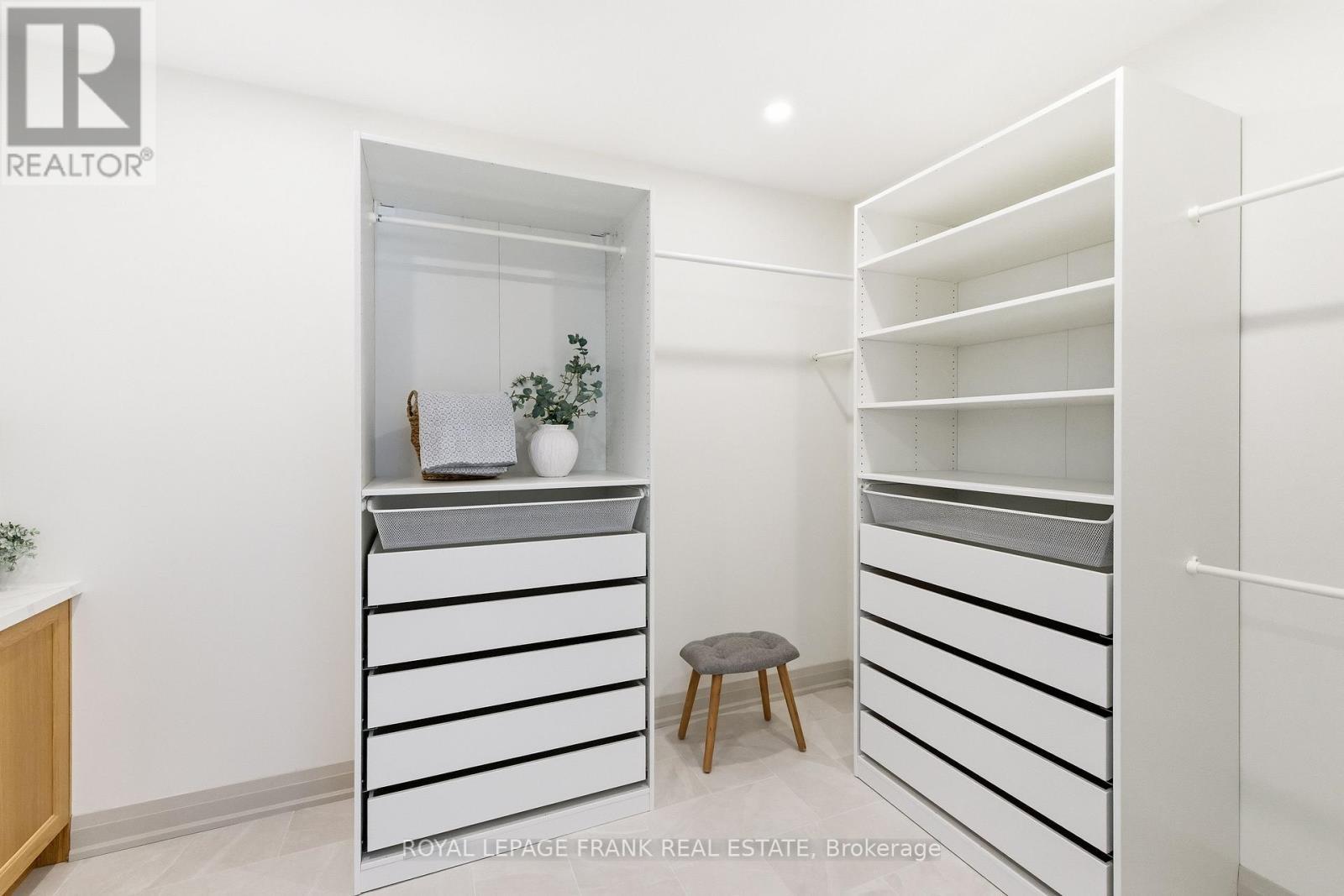 












362 CARNEGIE BEACH ROAD

,
Scugog (Port Perry),




Ontario
L9L1B6

