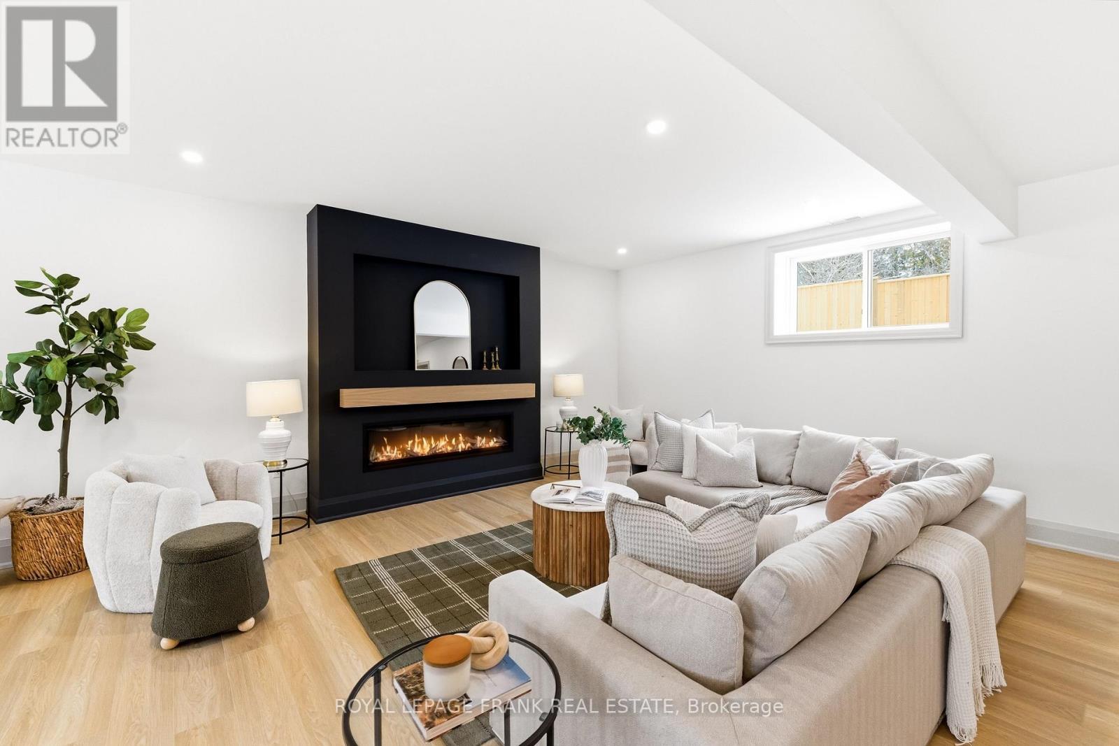 












362 CARNEGIE BEACH ROAD

,
Scugog (Port Perry),




Ontario
L9L1B6

