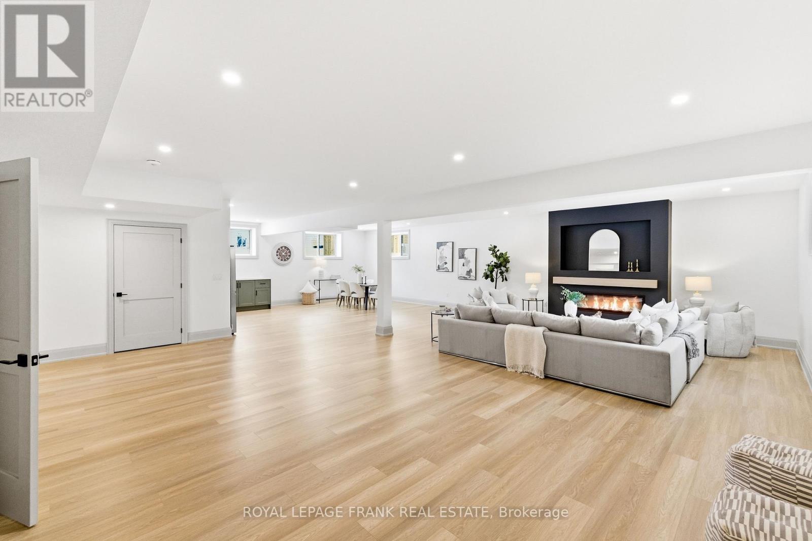 












362 CARNEGIE BEACH ROAD

,
Scugog (Port Perry),




Ontario
L9L1B6

