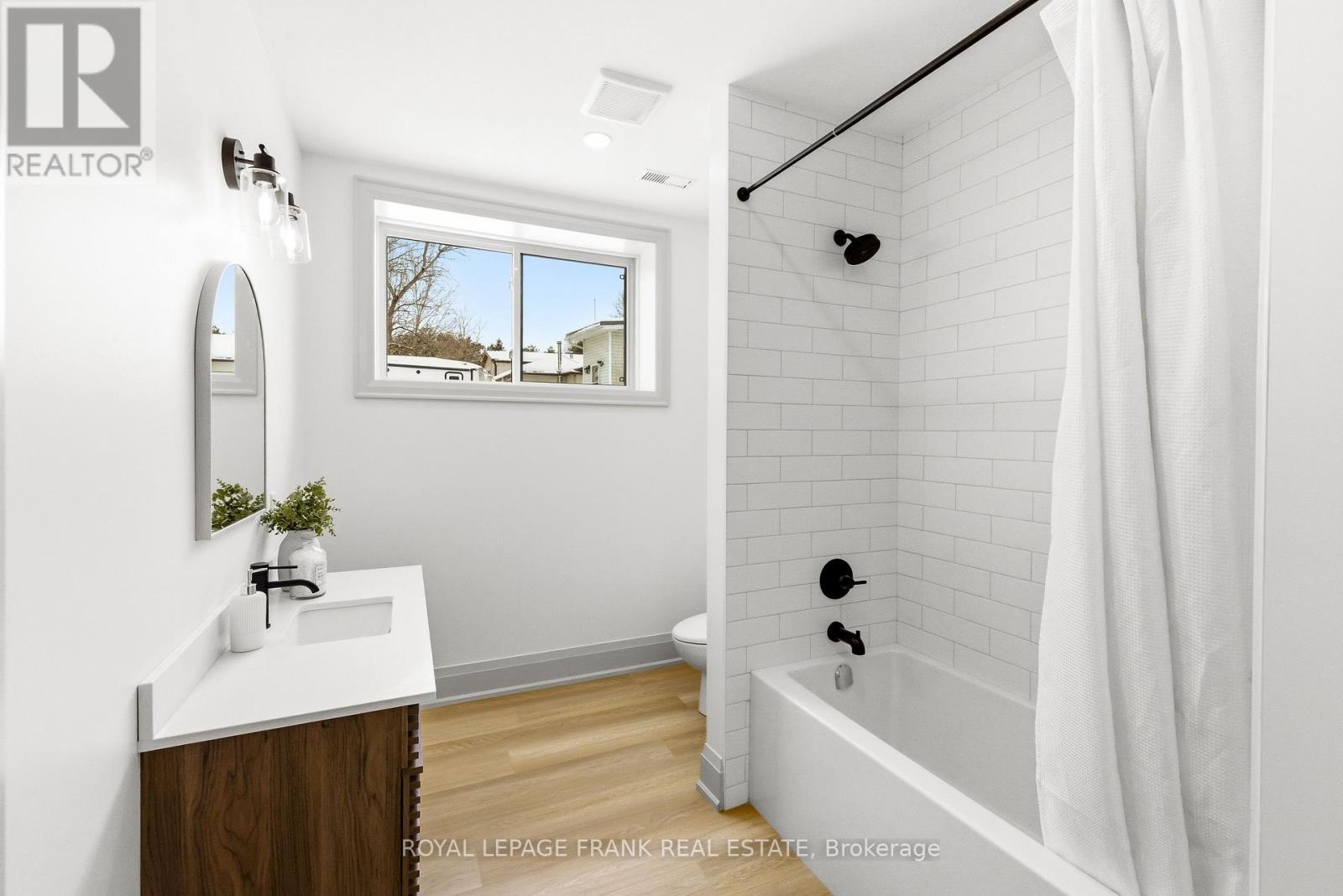 












362 CARNEGIE BEACH ROAD

,
Scugog (Port Perry),




Ontario
L9L1B6

