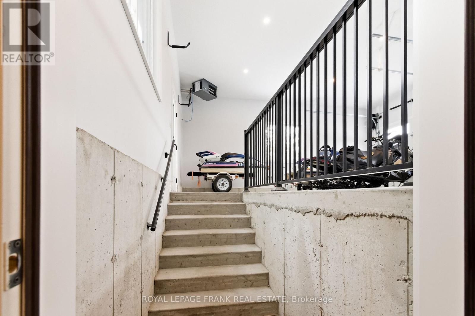 












362 CARNEGIE BEACH ROAD

,
Scugog (Port Perry),




Ontario
L9L1B6

