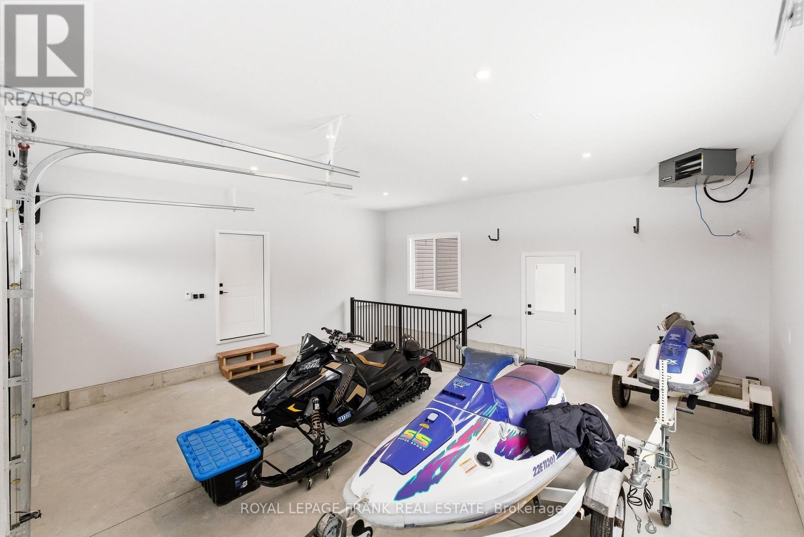 












362 CARNEGIE BEACH ROAD

,
Scugog (Port Perry),




Ontario
L9L1B6

