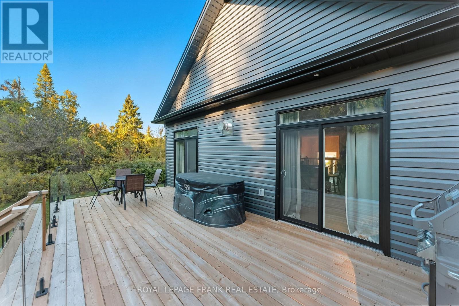 












362 CARNEGIE BEACH ROAD

,
Scugog (Port Perry),




Ontario
L9L1B6

