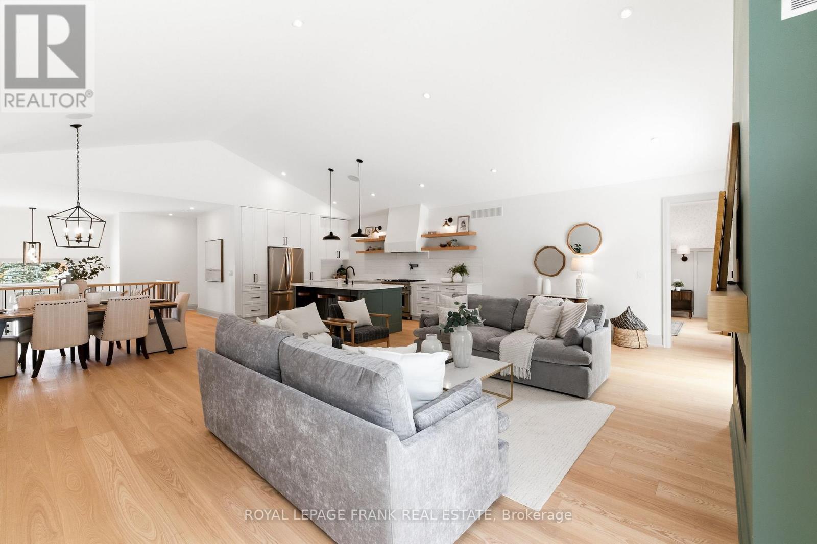 












362 CARNEGIE BEACH ROAD

,
Scugog (Port Perry),




Ontario
L9L1B6

