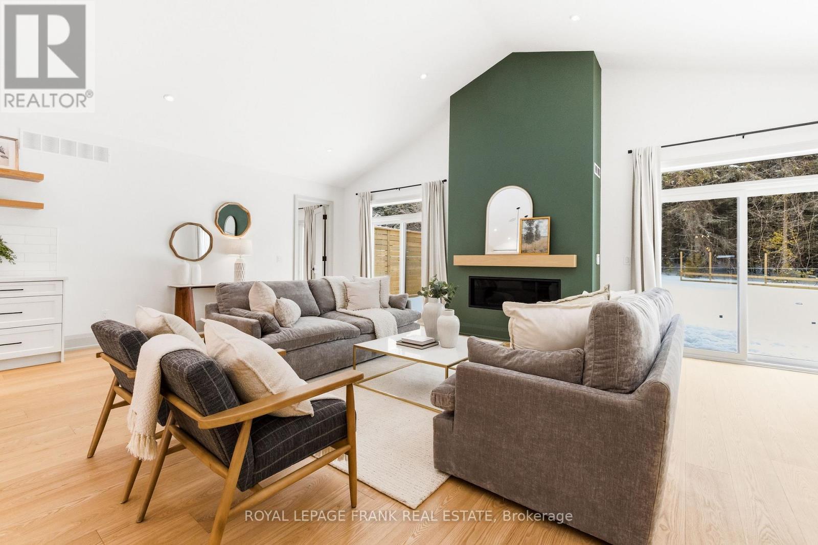 












362 CARNEGIE BEACH ROAD

,
Scugog (Port Perry),




Ontario
L9L1B6

