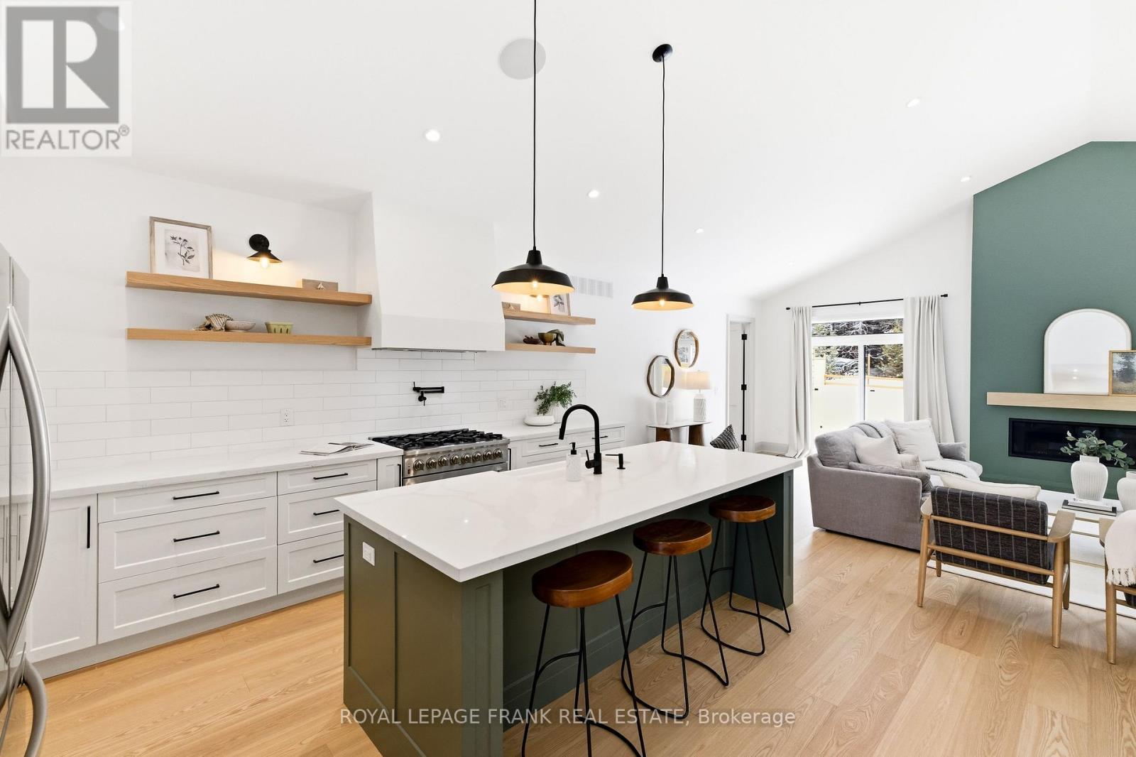 












362 CARNEGIE BEACH ROAD

,
Scugog (Port Perry),




Ontario
L9L1B6

