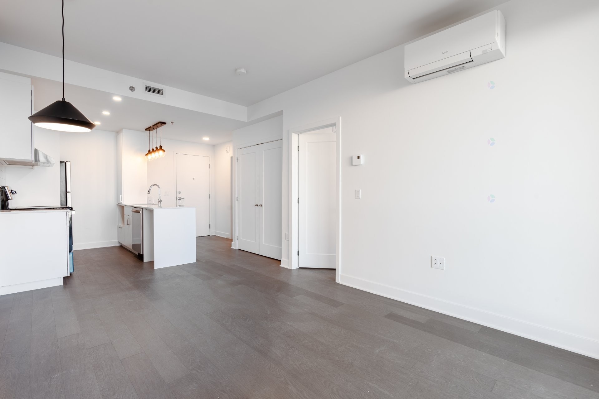 









7070


Boul. Newman

, 1008,
Montréal (LaSalle),




QC
H8N0K1

