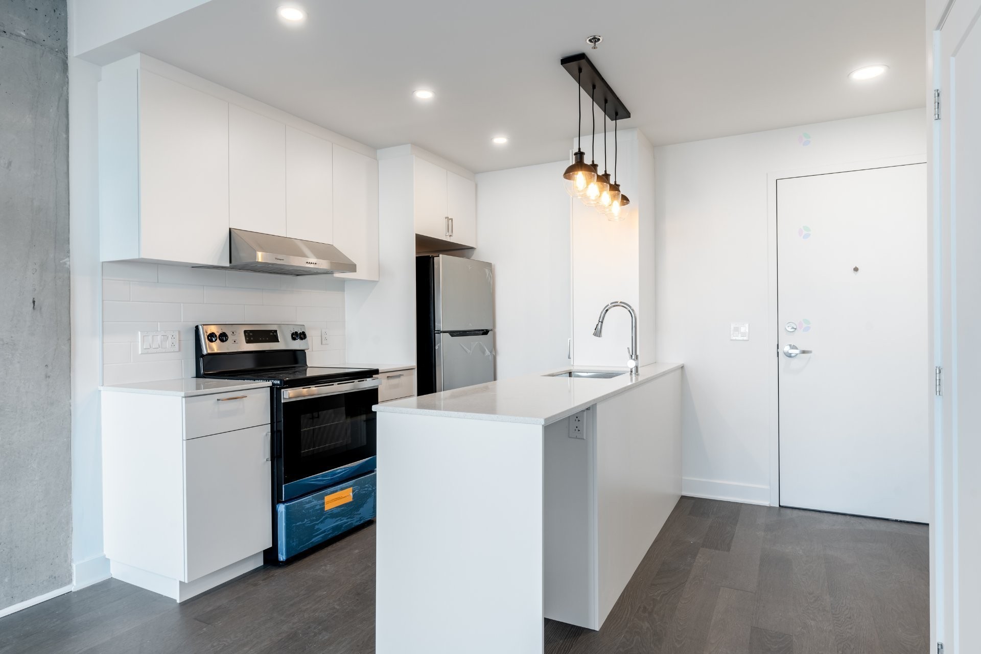 









7070


Boul. Newman

, 1008,
Montréal (LaSalle),




QC
H8N0K1

