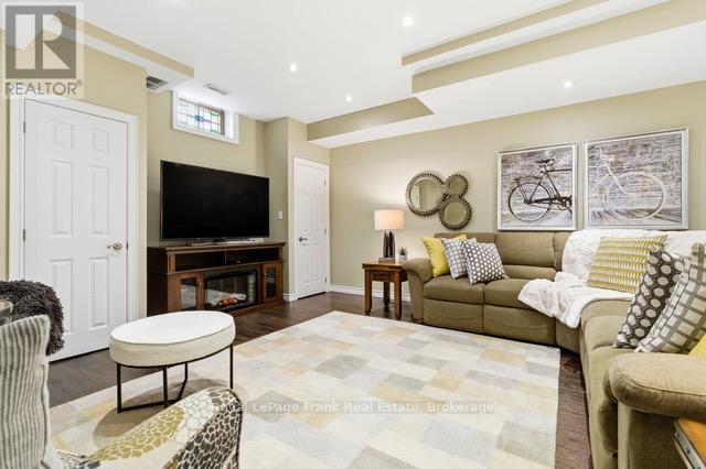 












879 KERR STREET W

,
Cobourg,




Ontario
K9A0J5

