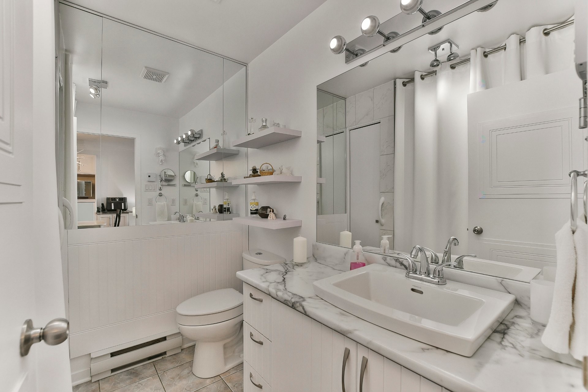 









569


Boul. Iberville

, 102,
Repentigny (Repentigny),




QC
J6A2C2

