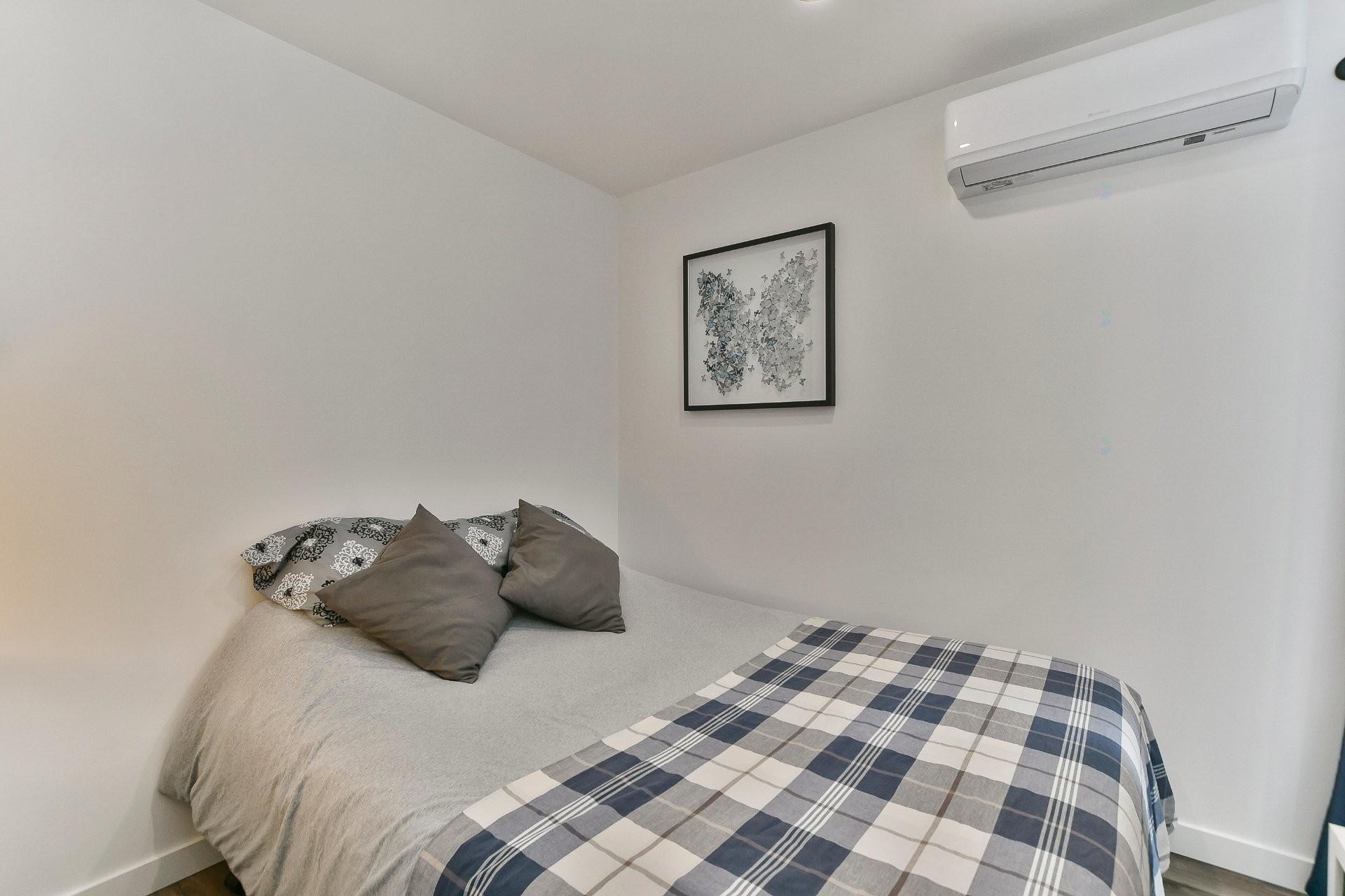 









691


Rue Notre-Dame

, 214,
Saint-Sulpice,




QC
J5W3W9

