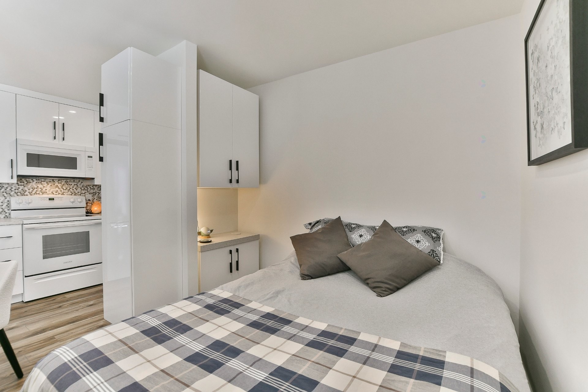 









691


Rue Notre-Dame

, 214,
Saint-Sulpice,




QC
J5W3W9

