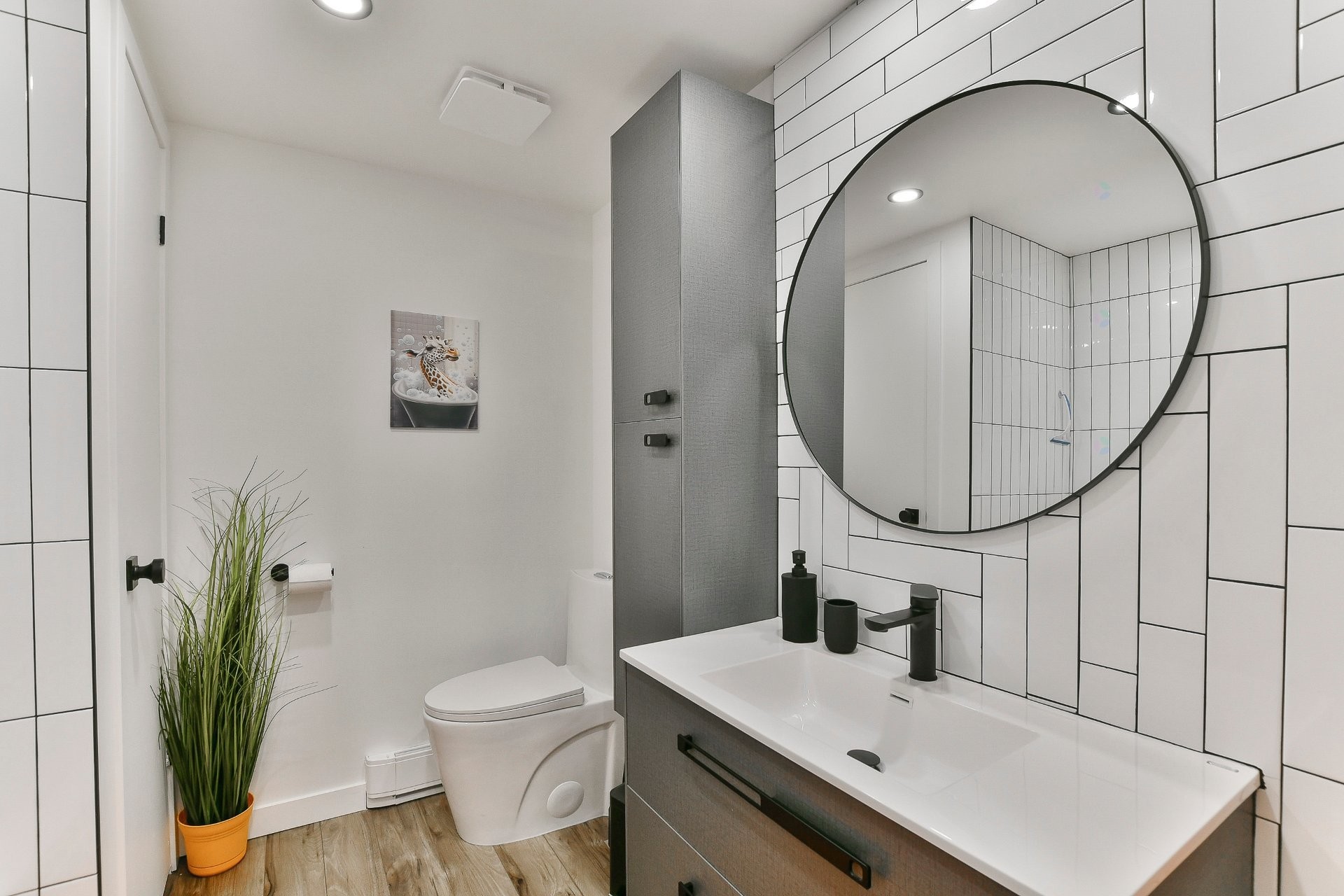 









691


Rue Notre-Dame

, 214,
Saint-Sulpice,




QC
J5W3W9

