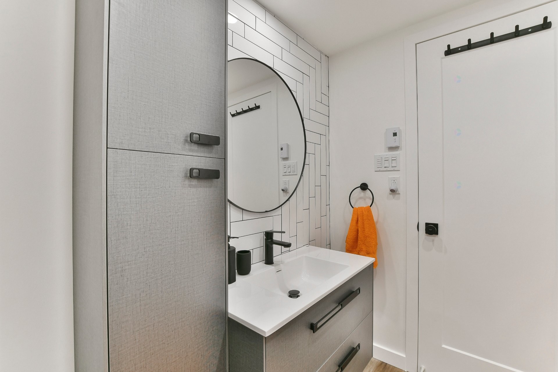 









691


Rue Notre-Dame

, 214,
Saint-Sulpice,




QC
J5W3W9

