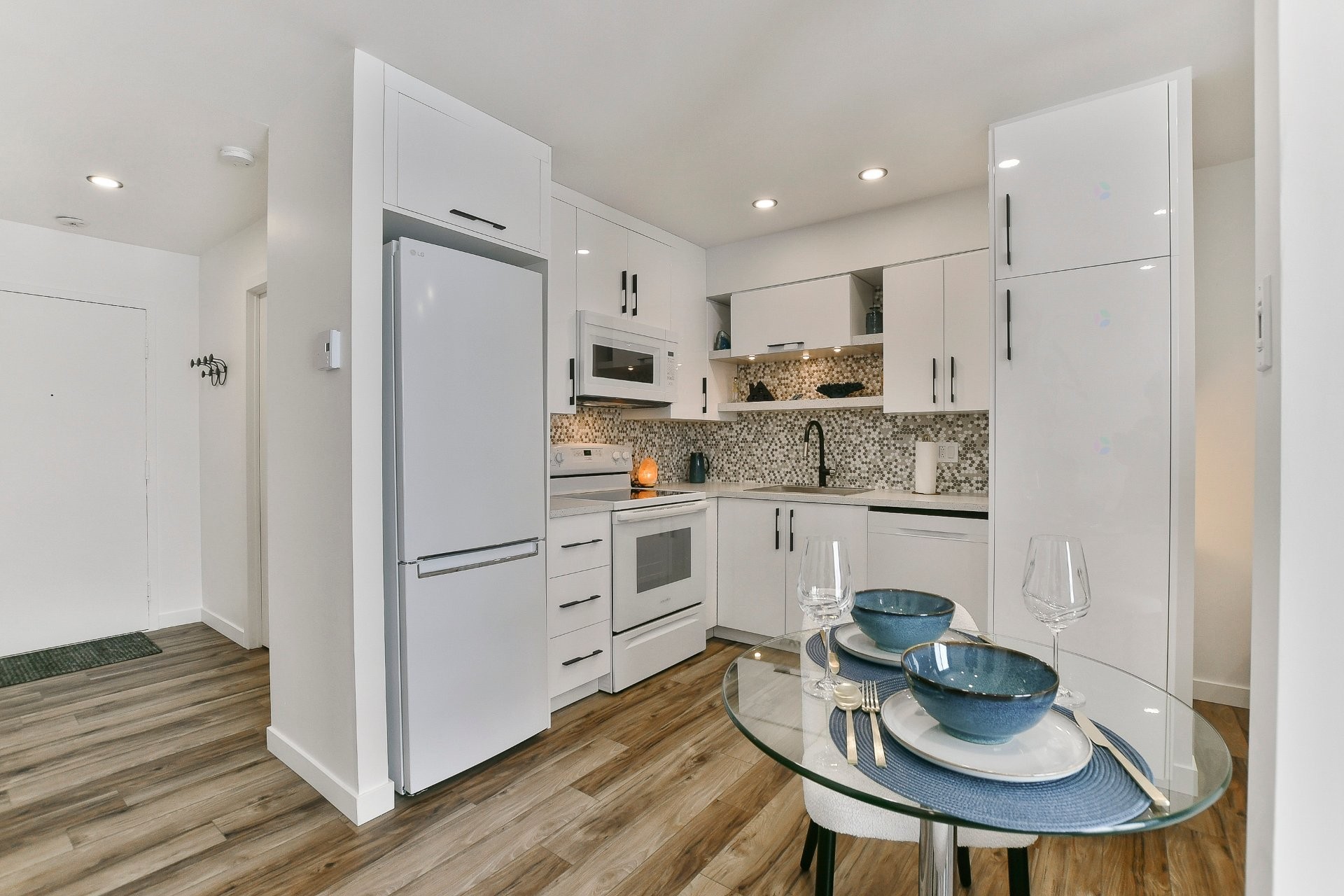 









691


Rue Notre-Dame

, 214,
Saint-Sulpice,




QC
J5W3W9

