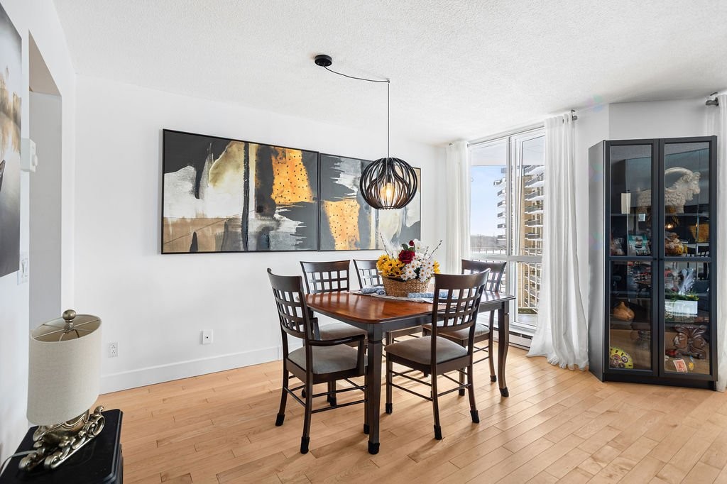 









4480


Prom. Paton

, 704,
Laval (Chomedey),




QC
H7W5E1

