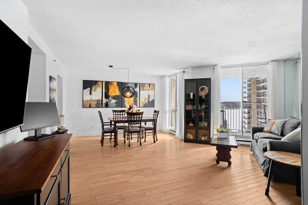 









4480


Prom. Paton

, 704,
Laval (Chomedey),




QC
H7W5E1

