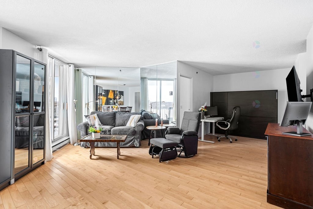 









4480


Prom. Paton

, 704,
Laval (Chomedey),




QC
H7W5E1

