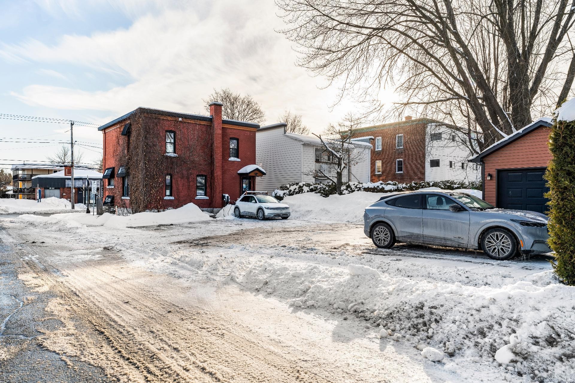 









531


Rue du Conseil

,
Sherbrooke (Fleurimont),




QC
J1G1J9

