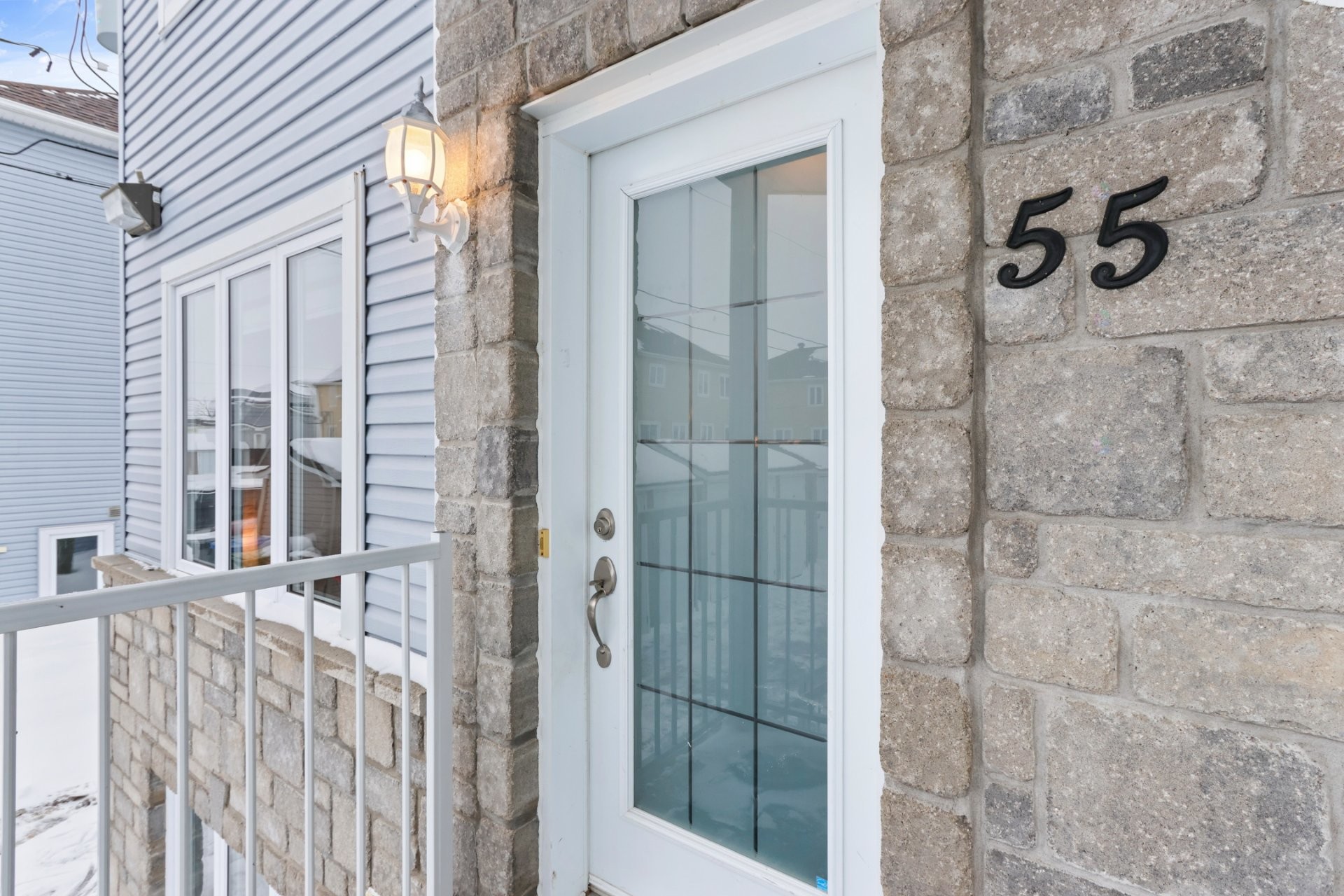 









55


Rue des Tilleuls

,
Sainte-Martine,




QC
J0S1V0

