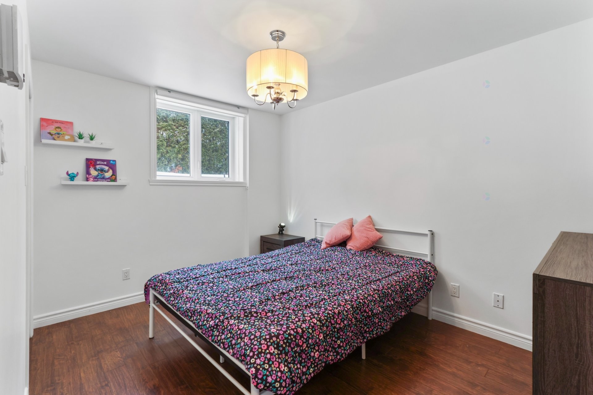 









55


Rue des Tilleuls

,
Sainte-Martine,




QC
J0S1V0

