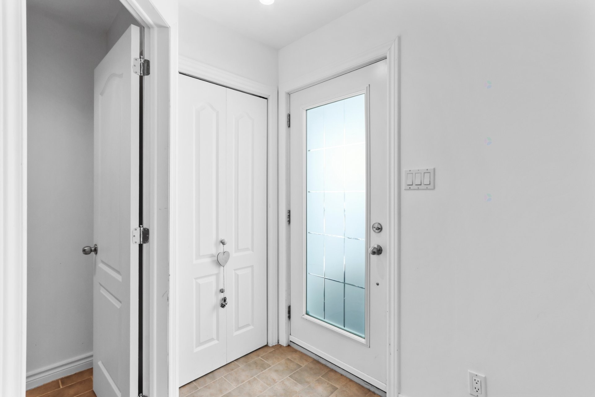 









55


Rue des Tilleuls

,
Sainte-Martine,




QC
J0S1V0

