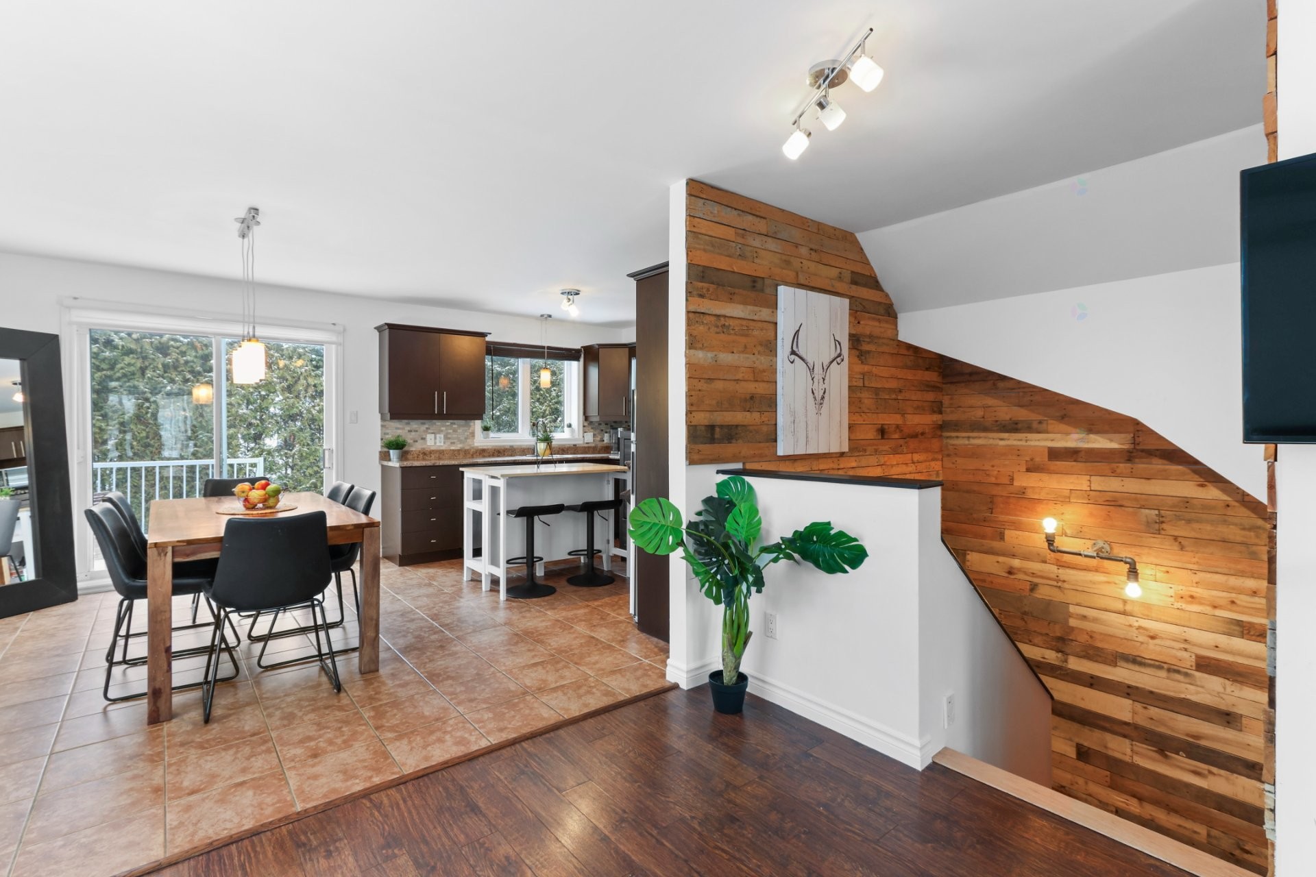 









55


Rue des Tilleuls

,
Sainte-Martine,




QC
J0S1V0

