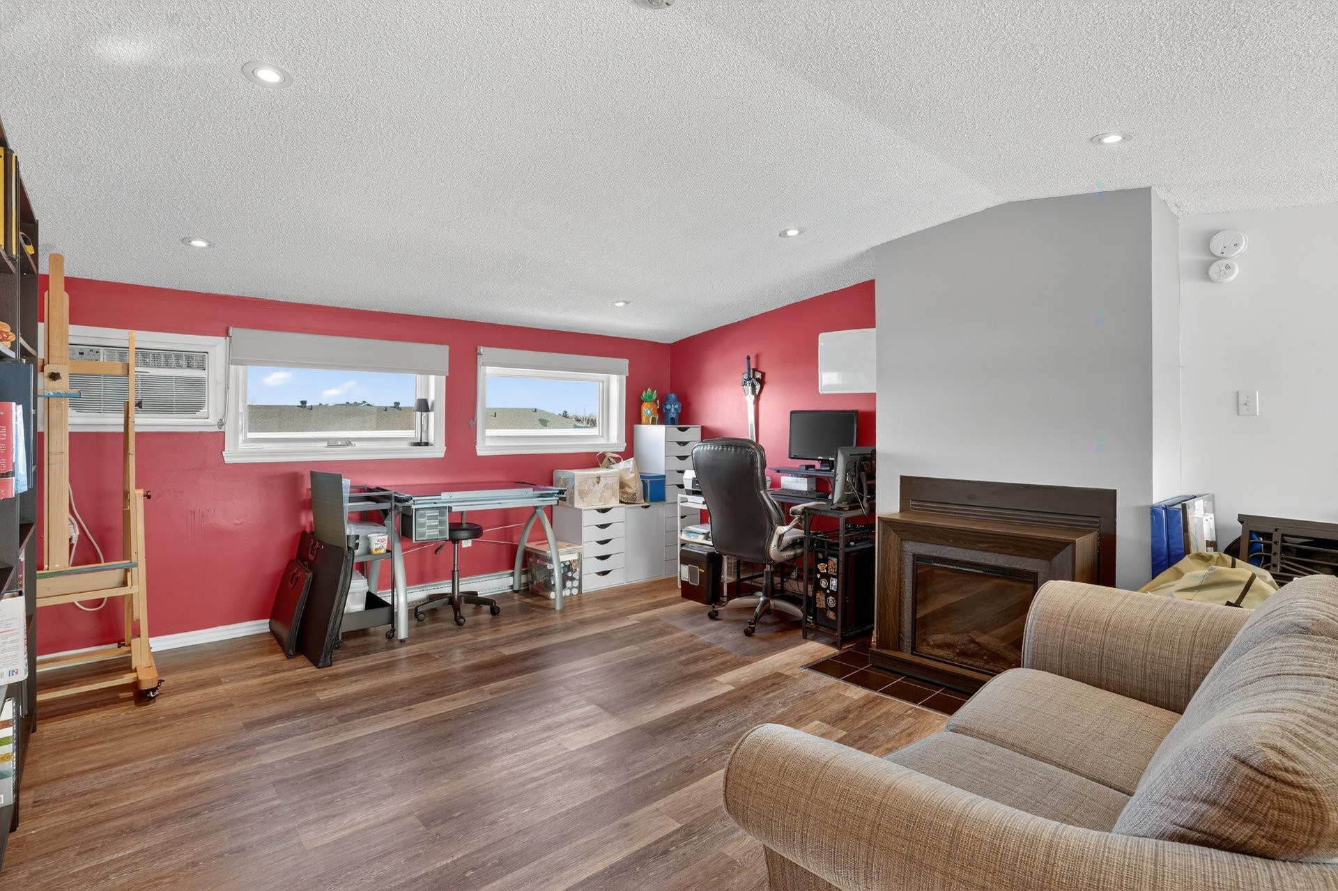 









16


Av. Papineau

, 8,
Candiac,




QC
J5R5S8

