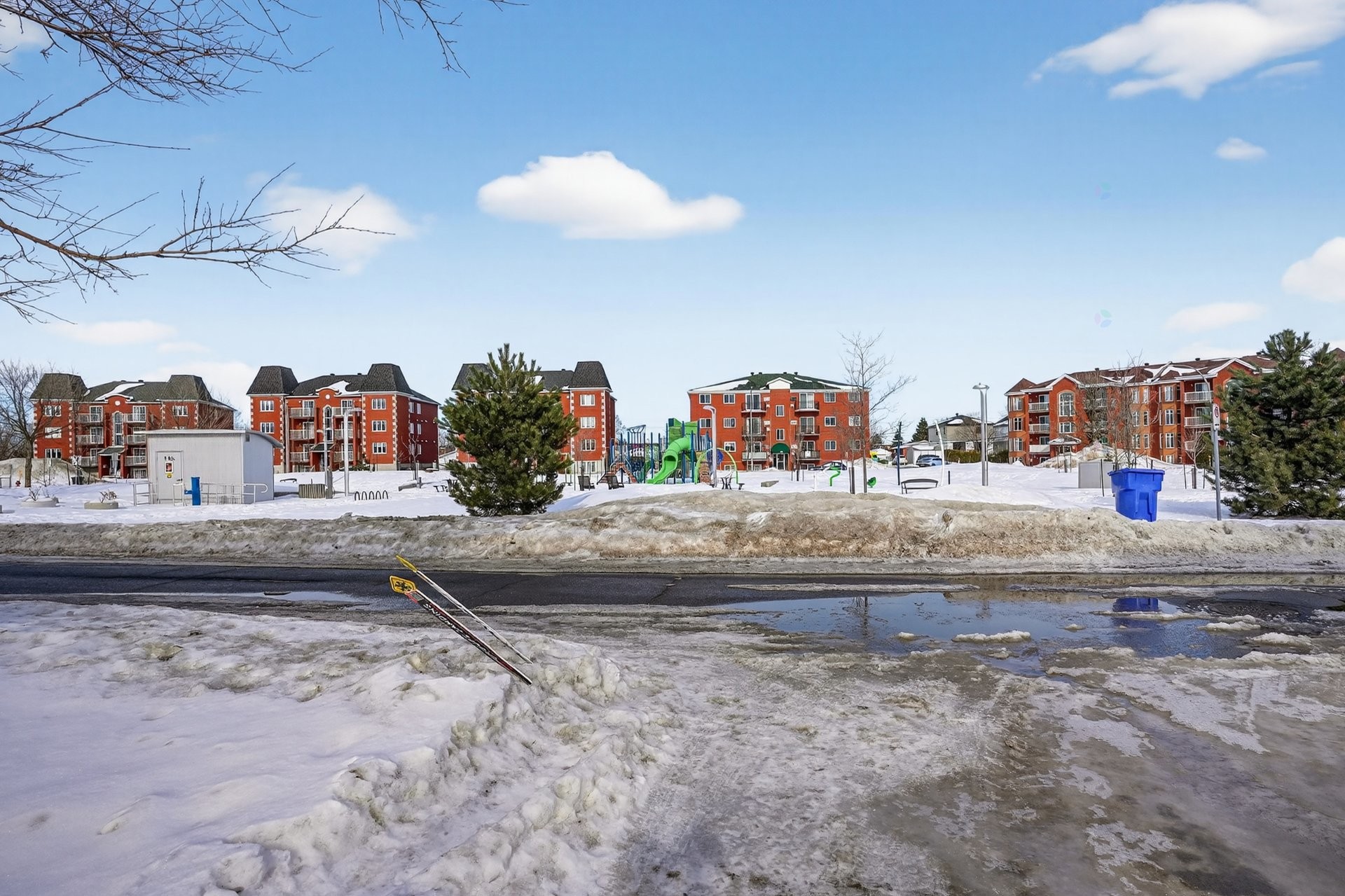 









16


Av. Papineau

, 8,
Candiac,




QC
J5R5S8

