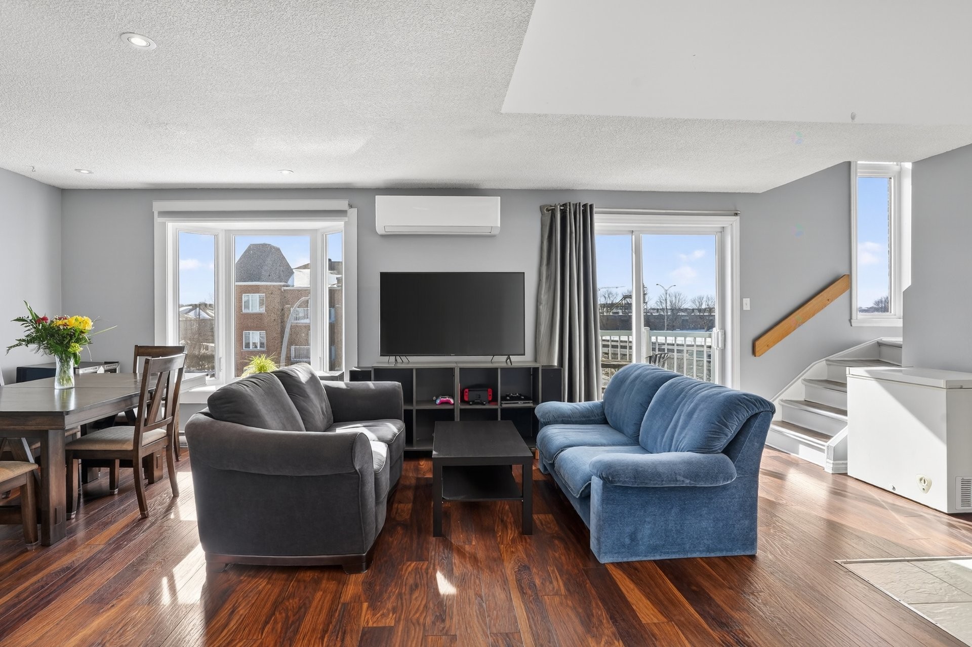 









16


Av. Papineau

, 8,
Candiac,




QC
J5R5S8

