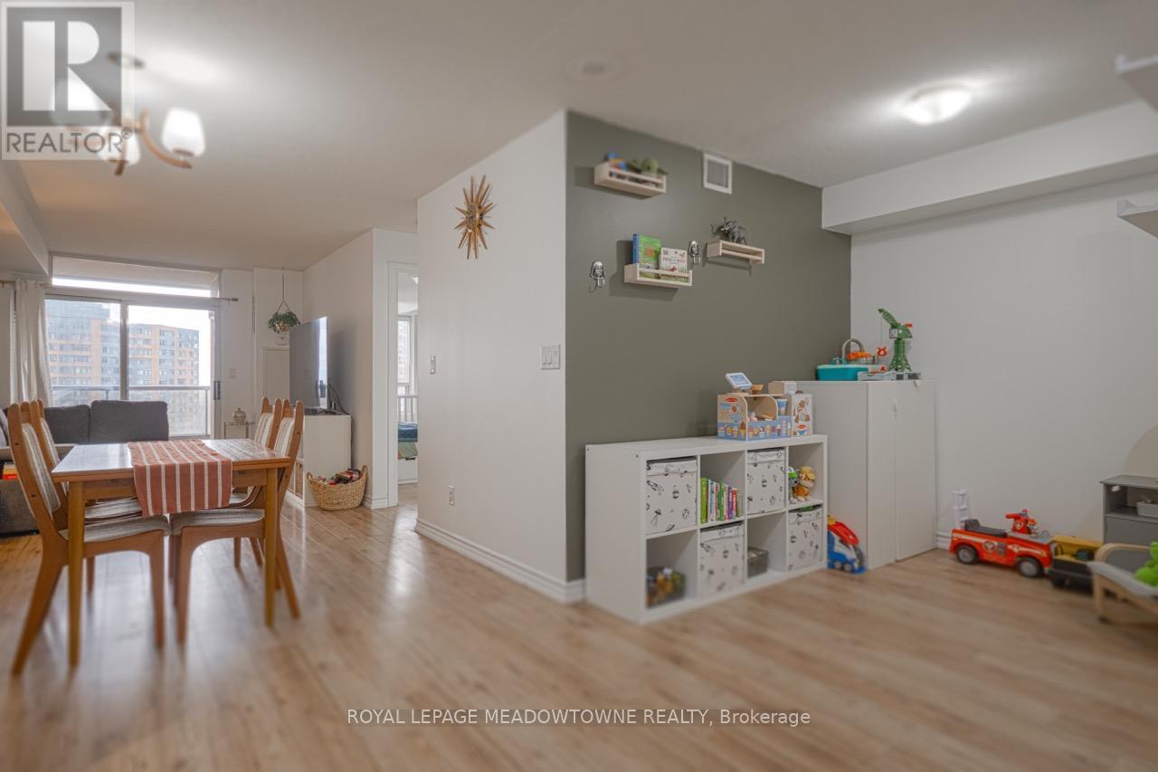 












927 - 3888 DUKE OF YORK BOULEVARD

,
Mississauga,




Ontario
L5B4P5

