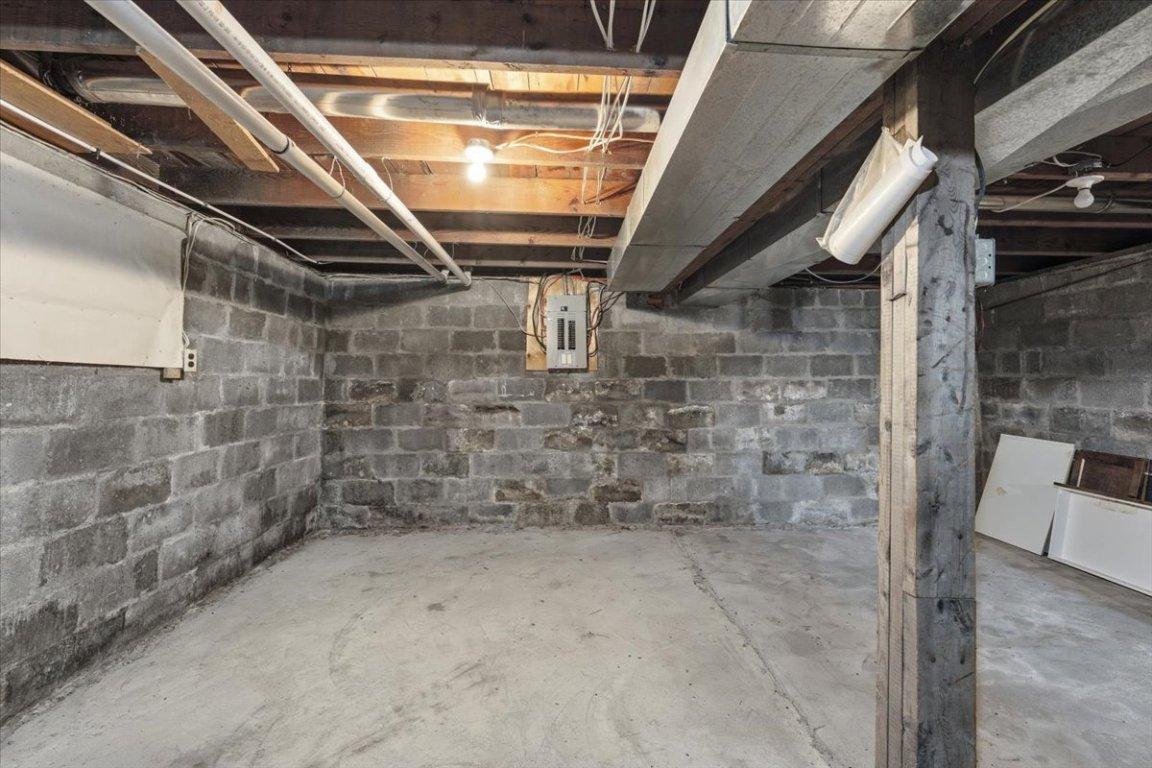 









5783


Tuktakamin

Road,
Falkland,




BC
V0E 1W0

