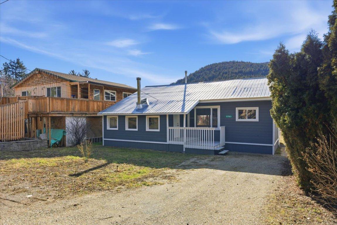 









5783


Tuktakamin

Road,
Falkland,




BC
V0E 1W0


